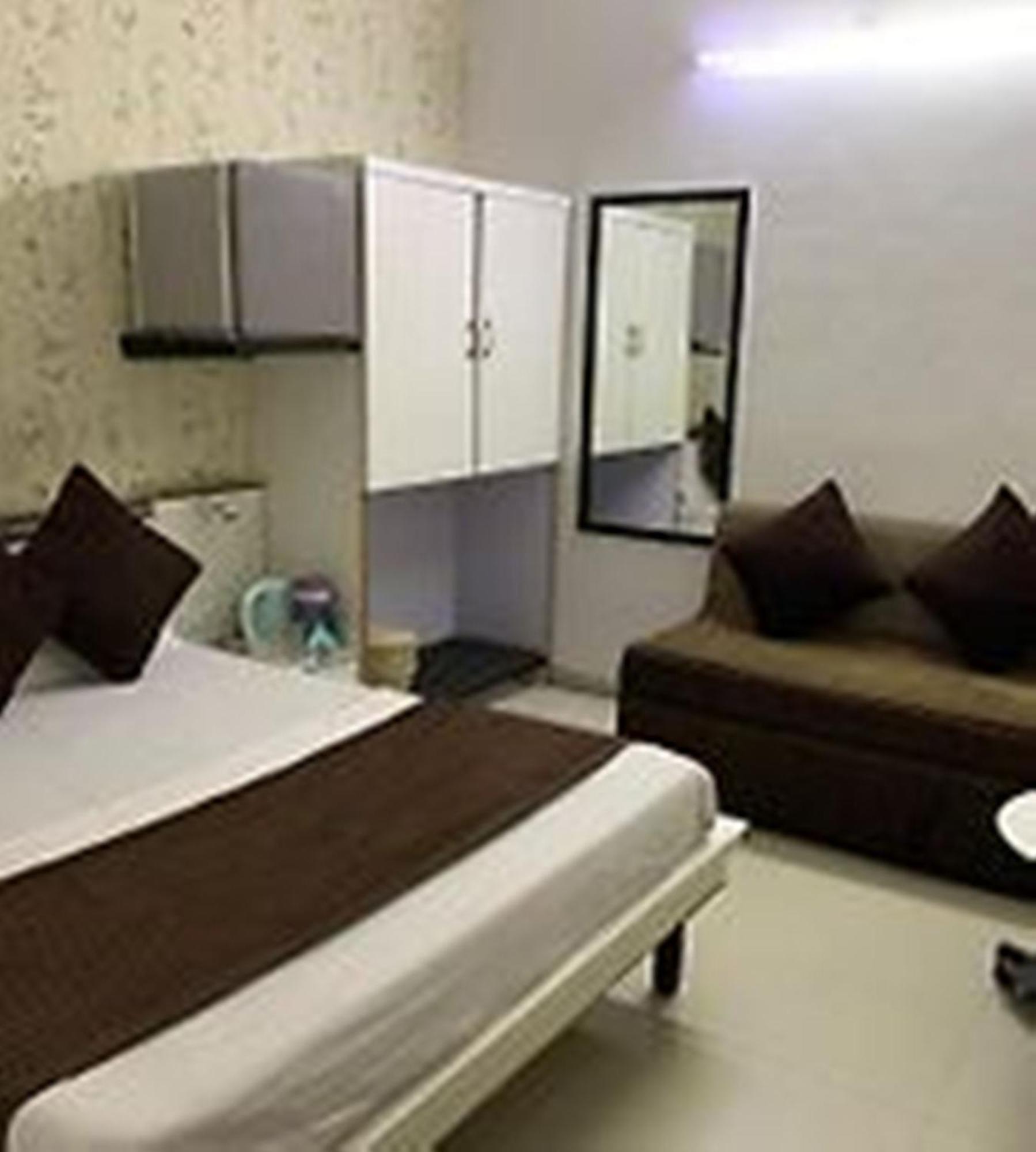 Hotel Chatako Ahmedabad Exterior photo